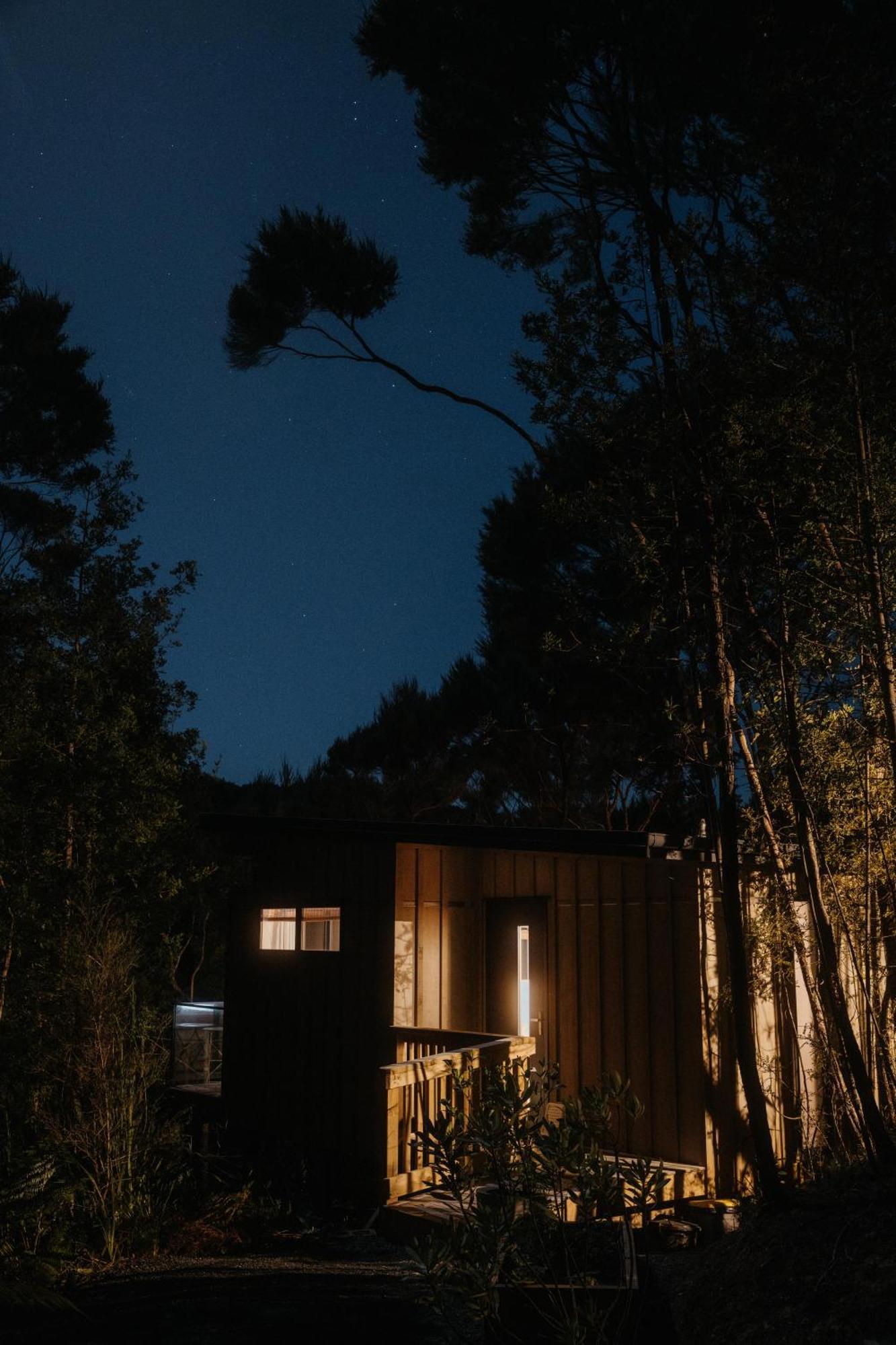 Treetop Tranquility At Rekindle Tree Houses Opua Esterno foto